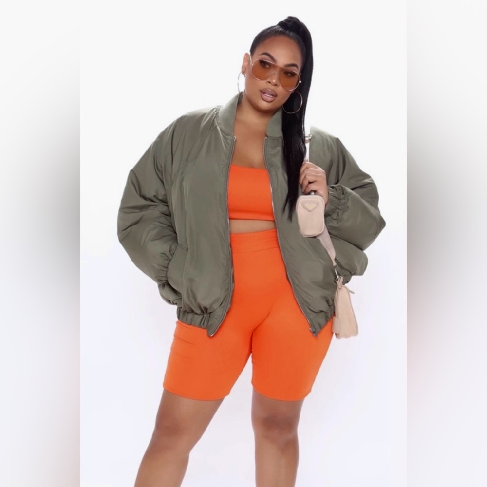 Fashion Nova
Obsessed With Me
Bomber Jacket - Olive